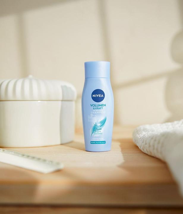 Produktbild NIVEA Volume & Strength pH-Balance Mini (50 ml, Flüssiges Shampoo)