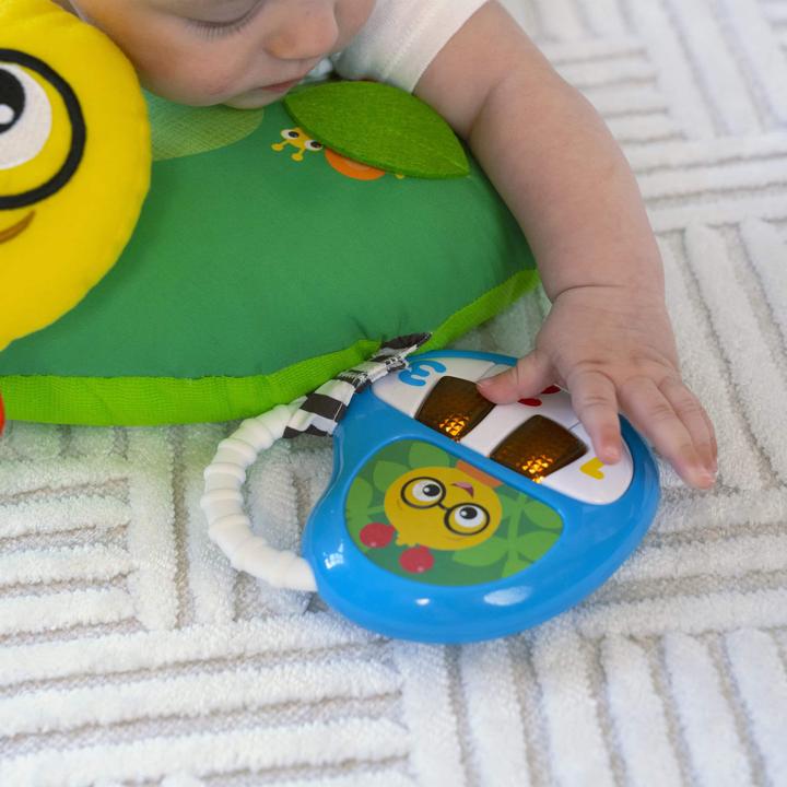 Image du produit Baby Einstein Oreiller d'activité Cal-a-Pillow™ Tummy Time