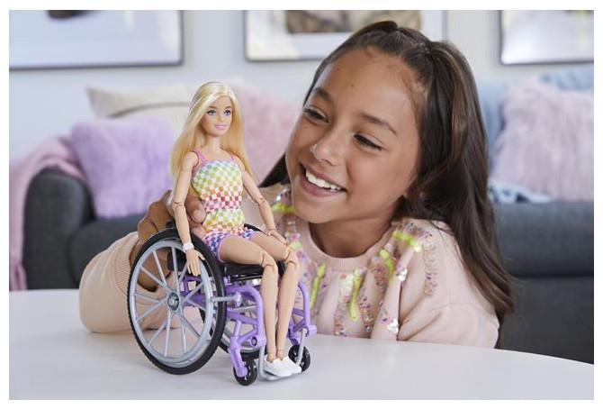 Immagine prodotto Barbie Fashionistas + Sedia a rotelle - Dama