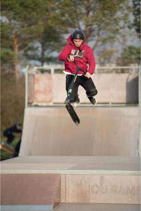 Actual product image Schildkröt Stunt Scooter Kickless