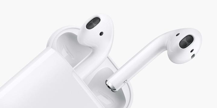 Produktbild Apple AirPods (5 h, Kabellos)