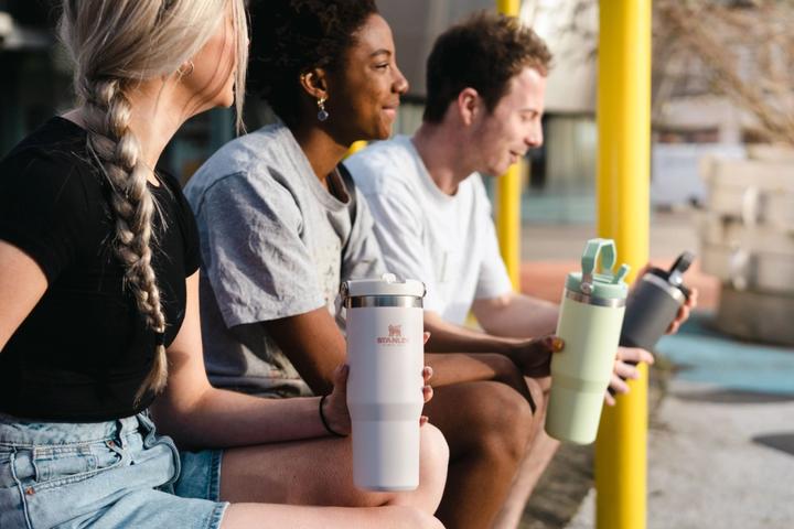 Actual product image Stanley 1913 - The IceFlow Flip Straw Tumbler - 0.89L / 30oz - Charcoal (0.85 l)