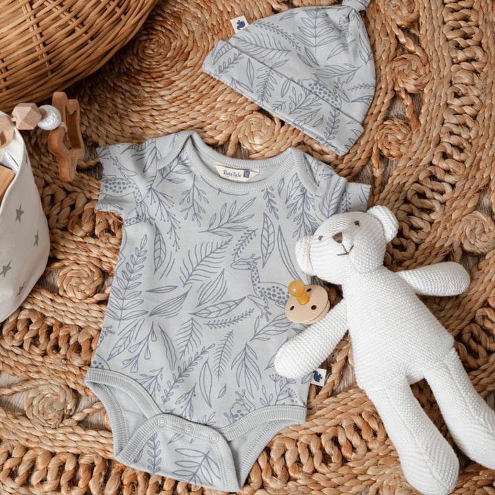 Produktbild TotsTale Premium 8-tlg. Newborn Starter-Set – Babykleidung aus Bio-Baumwolle – Geschenk zur Geburt (50, 56, 62, 68)