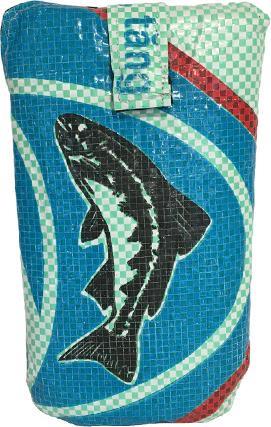 Produktbild Bekos Upcycling - Handy - Hülle mit Zuglasche aus recycelten Fischfuttersäcke light green M
