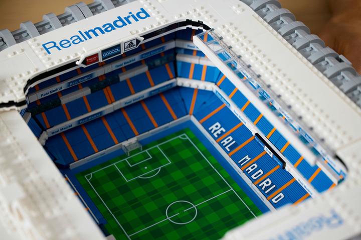 Actual product image LEGO Real Madrid - Santiago Bernabéu Stadium (10299, LEGO Icons, LEGO Rare Sets)