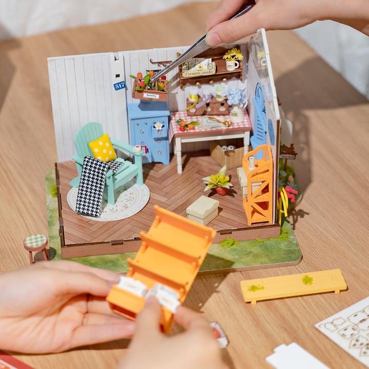 Actual product image Robotime Dreamy Garden House' model kit