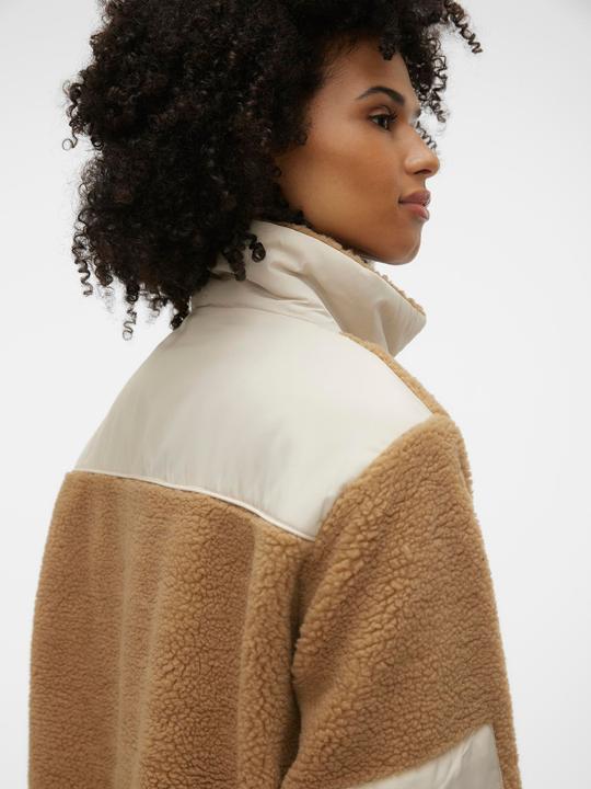 Actual product image Vero Moda VMLUNE Jacke Teddyfell Jacke (XS)
