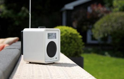 Produktbild Ruark Audio R1 MKII Deluxe Tabletop Radio - Dream White (1x 9 W)