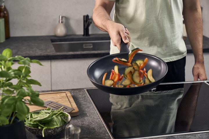 Actual product image Zwilling - Madura Plus Ceramic Fry Pan - Sort - 20 cm (20 cm, Frying pan, Ceramic)