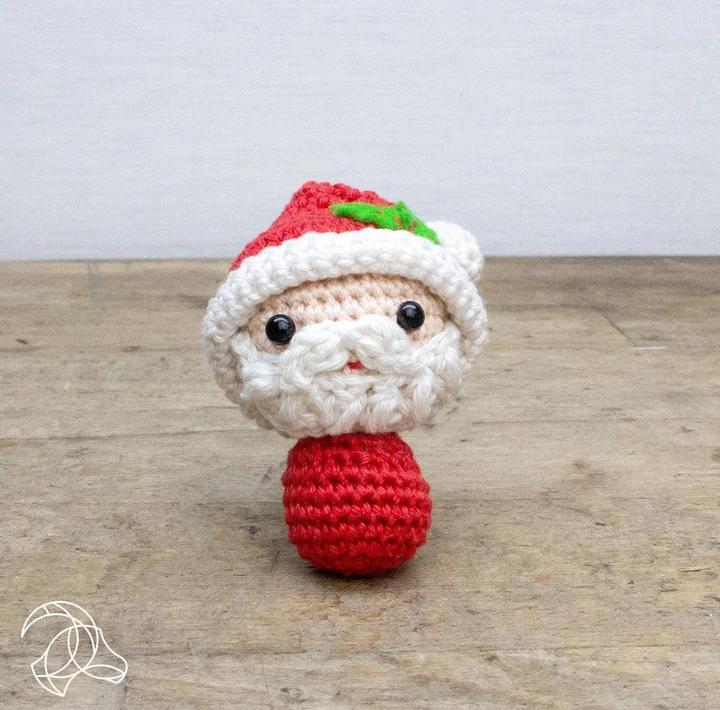Produktbild Hardicraft Mini Weihnachtsmann - Häkelset