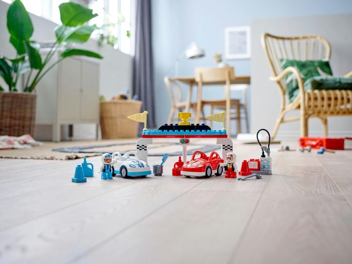 Image du produit LEGO Voitures de course (10947)