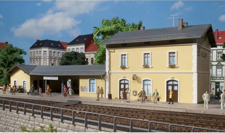 Actual product image Auhagen 11369 H0 Bahnhof Plottenstein