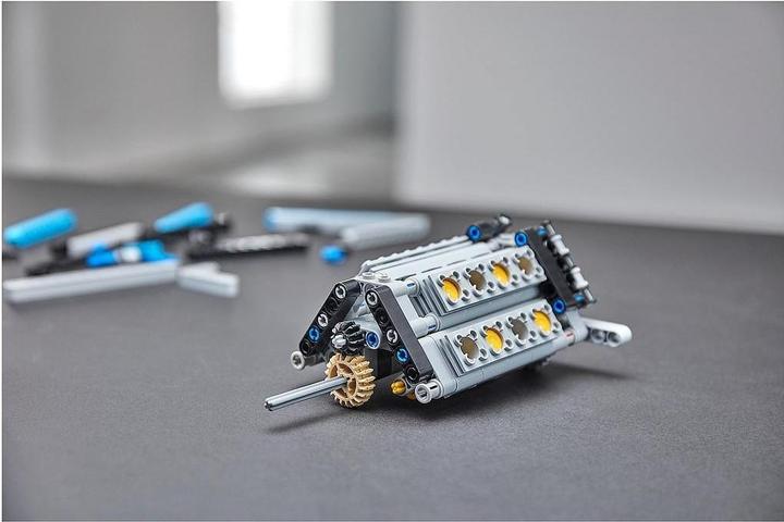 Immagine prodotto LEGO Bugatti Chiron (42083, LEGO Technic, Set LEGO rari)