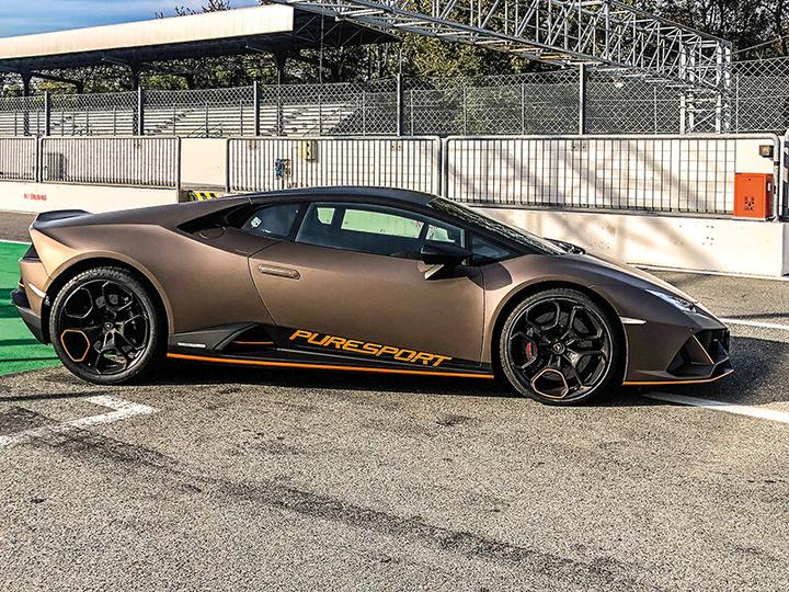 Produktbild Smartbox 1 aufregende Runde in einem Lamborghini Huracán EVO auf der Rennstrecke von Vairano (1 Pers.)