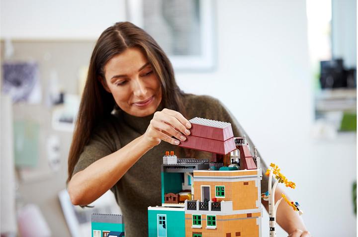 Actual product image LEGO bookshop (10270, LEGO Creator Expert, LEGO Rare Sets)