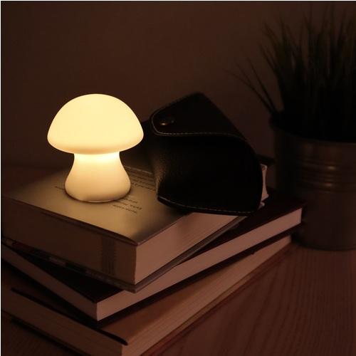 Immagine prodotto Kikkerland Fungo medio Light