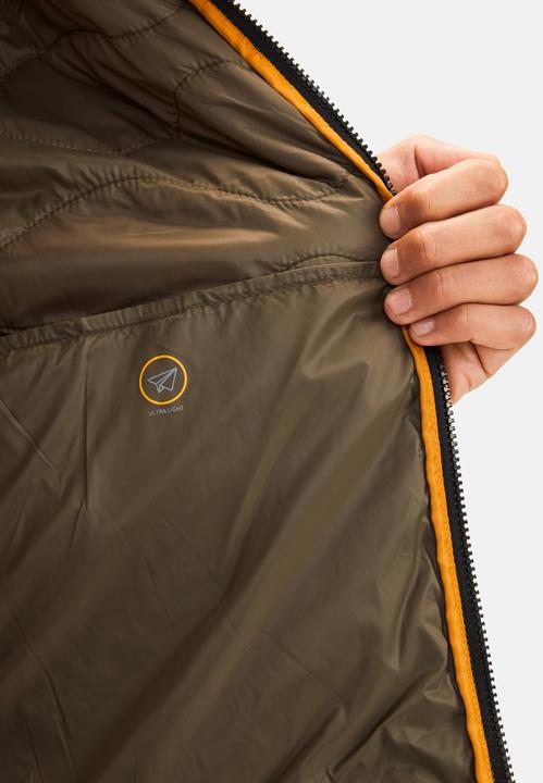 Actual product image Camel Active Outdoor Weste aus recyceltem Polyamid (48)