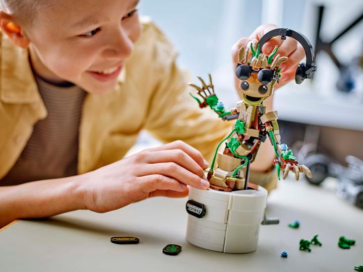 Actual product image LEGO Dancing Groot (76297, LEGO Marvel)
