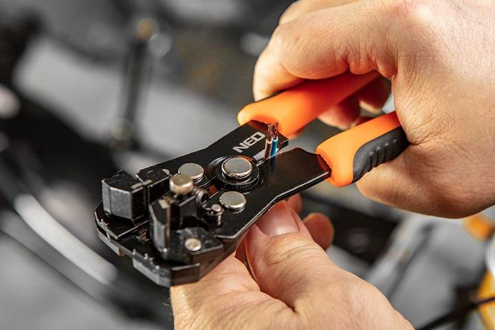 Image du produit Neo Tools Tire-fil automatique 200 mm, frontal (200 mm)