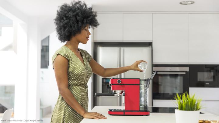 Actual product image Cecotec Red, With pressure gauge (EU plug)