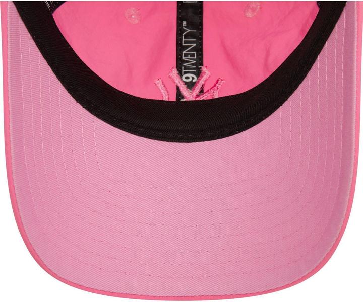 Actual product image New Era 9Twenty Femme Cap - NYLON New York Yankees pink
