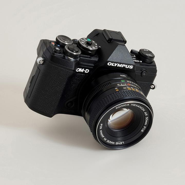 Produktbild Urth Lens Mount Adapter: Compatible with Konica AR Lens to Micro Four Thirds (M4/3) Camera Body