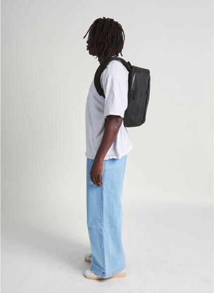 Actual product image Moment Everything (17 l)