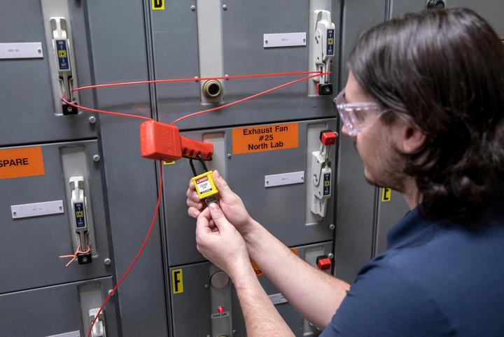 Produktbild Brady APClo, Allzweckverriegelungssystem m. nicht leitendem Nylonkabel (2,44 m) (050941)
