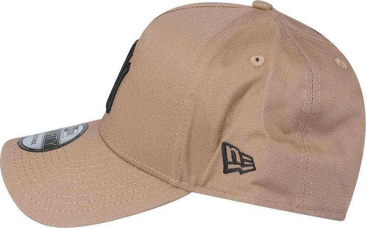 Actual product image New Era 9Forty Snapback Trucker Cap - New York Yankees khaki