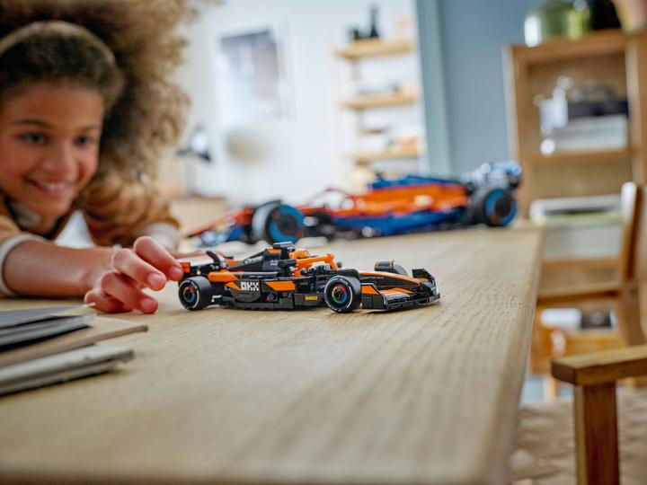 Actual product image LEGO McLaren F1 Team MCL38 Rennauto (77251, LEGO Speed Champions)