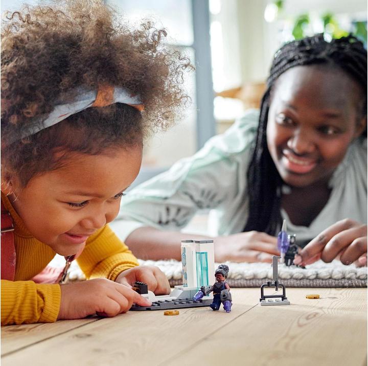 Actual product image LEGO Shuri's laboratory (76212, LEGO Marvel)