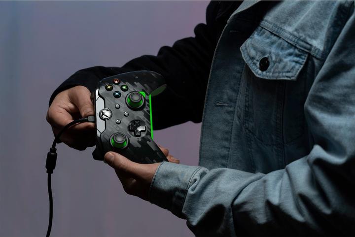 Produktbild PDP Wired Controller (Xbox Series S, Xbox One S, PC, Xbox One X, Xbox Series X)