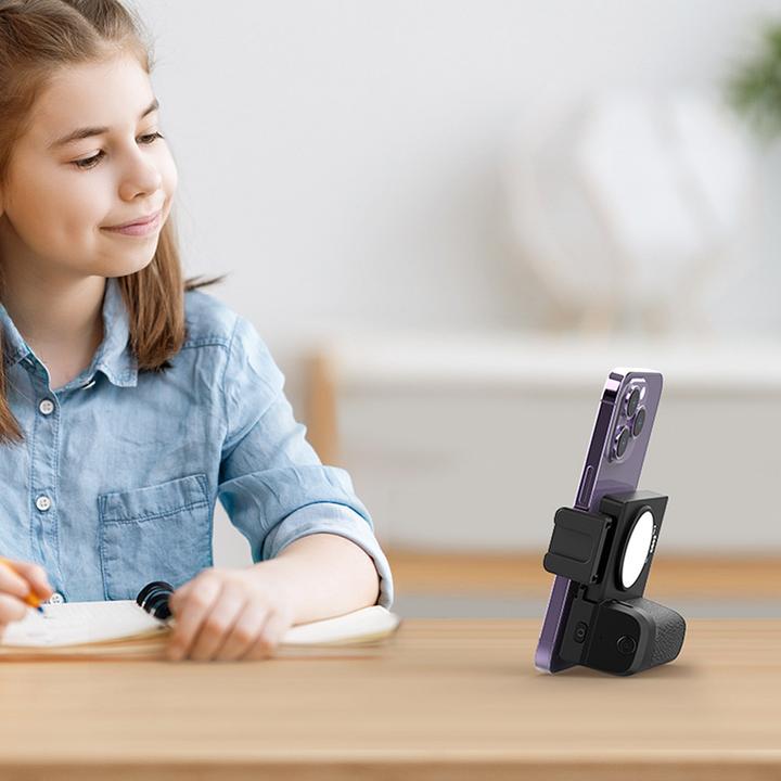 Actual product image Ulanzi CG 02 Camera Grip With Fill Light