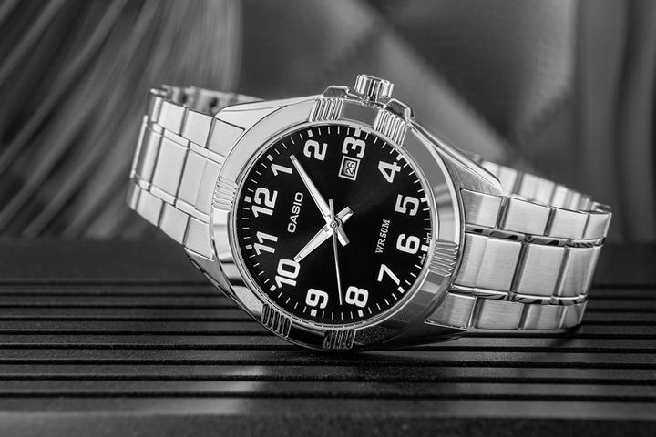 Produktbild Casio MTP-1308D-1BVDF Herrenuhr + BOX