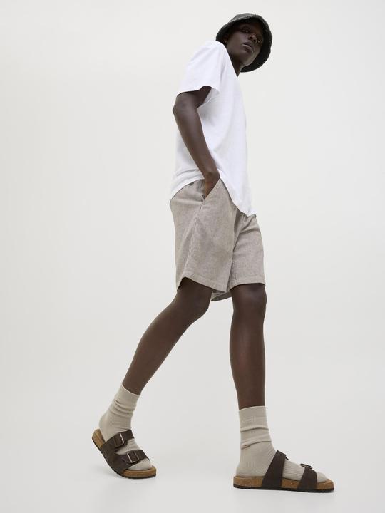 Actual product image Jack & Jones Tapered Fit Shorts Shorts (XS)