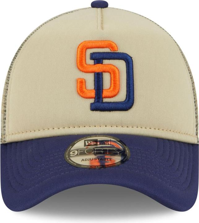 Actual product image New Era 9Forty Trucker San Diego Padres