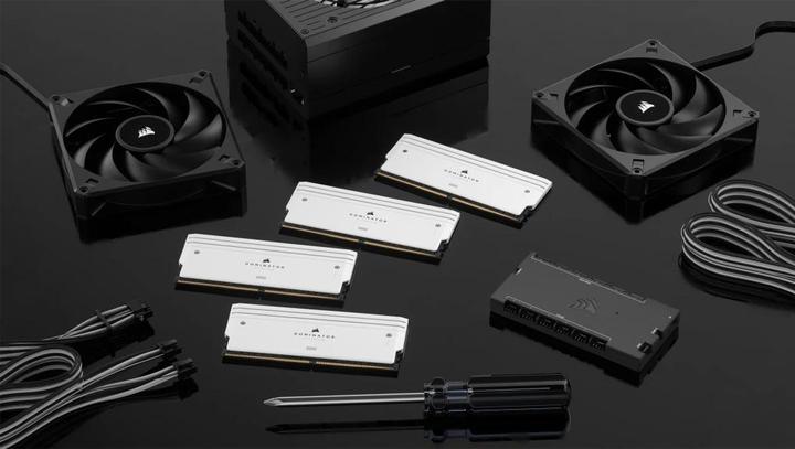 Image du produit Corsair Dominator Titanium (2 x 16GB, 7000 MHz, RAM DDR5, DIMM)