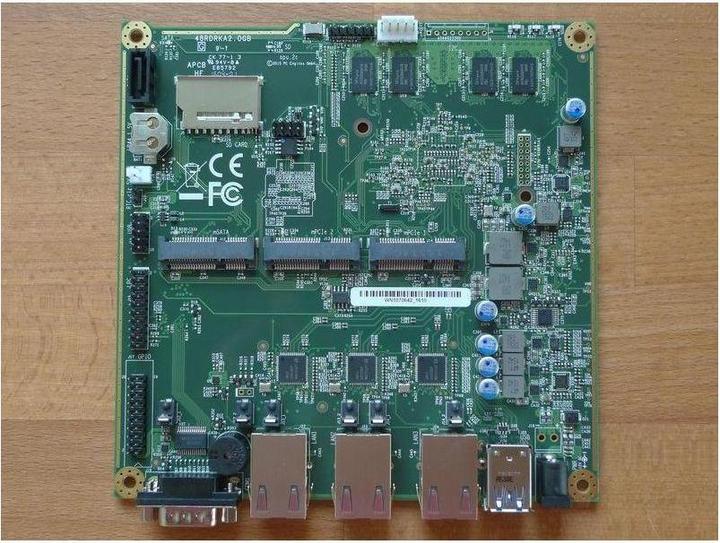 Actual product image PC Engines APU3E4 - System board (3 i211AT LAN / AMD GX-412TC CPU / 4 GB DRAM)