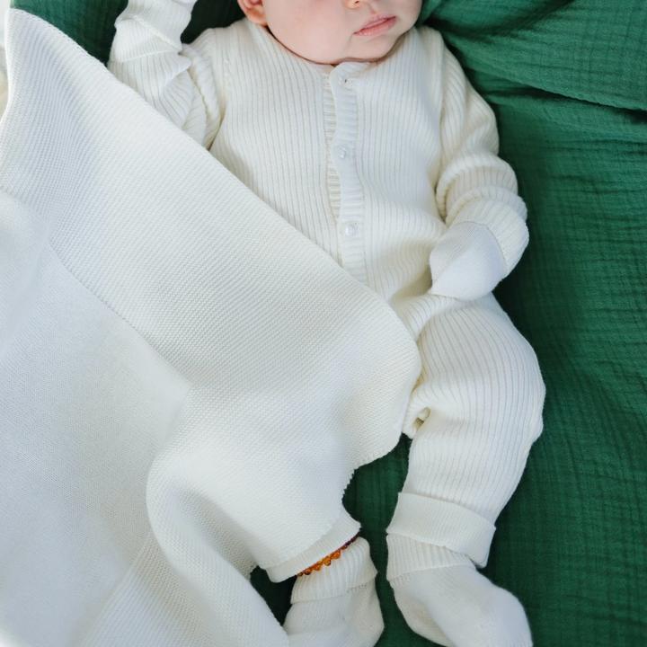 Actual product image Zero.99 Newborn Set 5 pcs. - Blanket, Buttoned Sleepsuit, Scratch Mitts, Booties, Hat, Cream (50, 56, 62, 68)