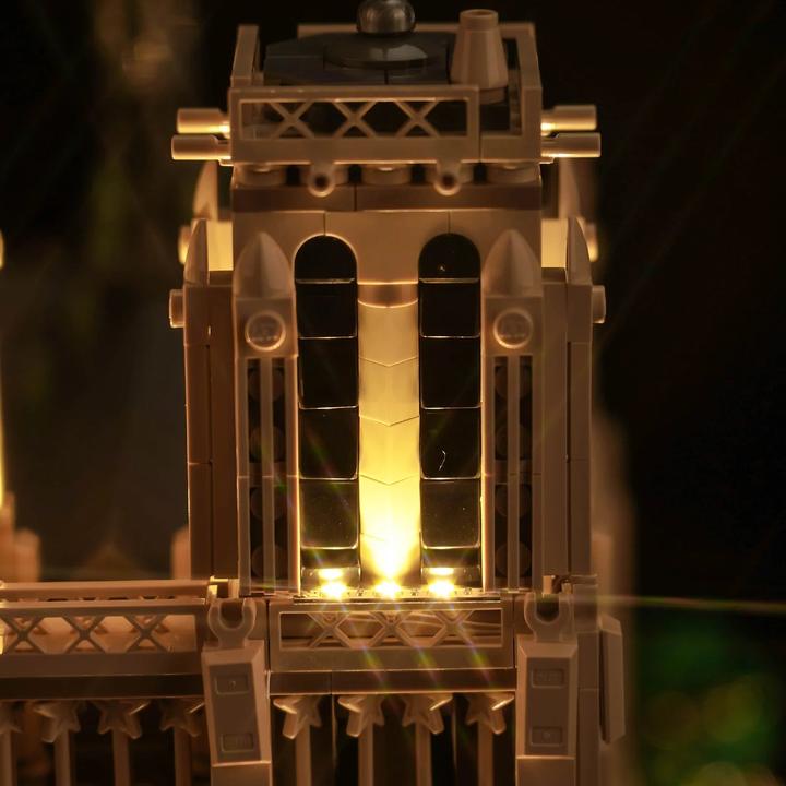 Image du produit BrickBling Kit d'éclairage LED pour LEGO Notre-Dame de Paris (21061) incl. télécommande