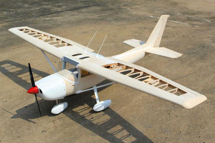 Actual product image Seagull Models ( SG-Models ) Cessna 152 Aerobat 80" Master Scale Kit Holzbausatz