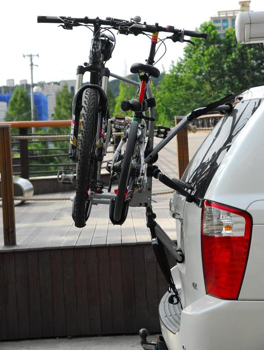 Actual product image BuzzRack Pilot bike carrier with collision protection for 2 bikes