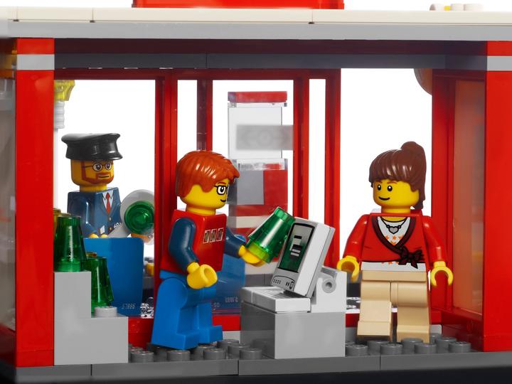 Actual product image LEGO Train Station (7937, LEGO City)