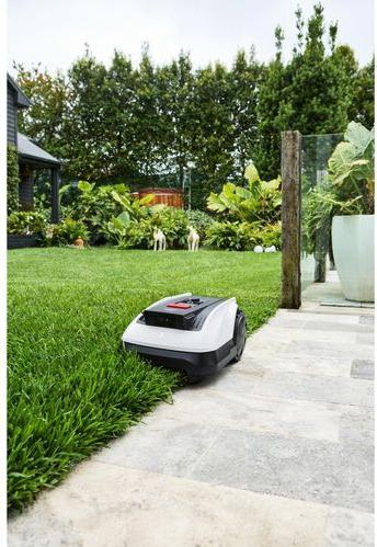 Actual product image Ecovacs Goat A1600 RTK (1600 m², Without boundary wire)