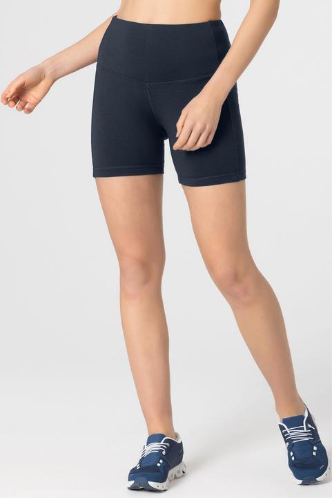 Actual product image Super Natural W Liquid Flow Shorts (S)