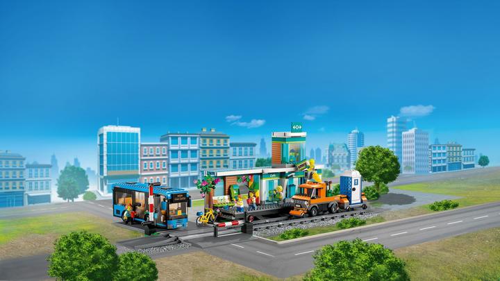 Actual product image LEGO City End-Of-Live Set Bahnhof - 60335 NEU! Teile 907x (60335)