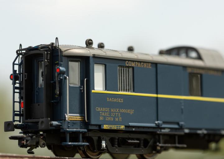 Actual product image Märklin 42470 H0 Pullman Car Set "Edelweiss" of the CIWL (Track IIG)