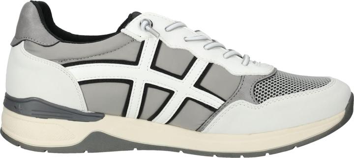 Actual product image Mustang Get out of your tight business trainers and into your favourite casual shoes. This comfortable and (41)