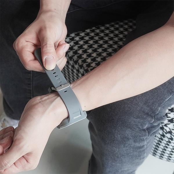 Actual product image Araree etui z paskiem Duple Pro Apple Watch 44/45mm biały/white AR70-01866B