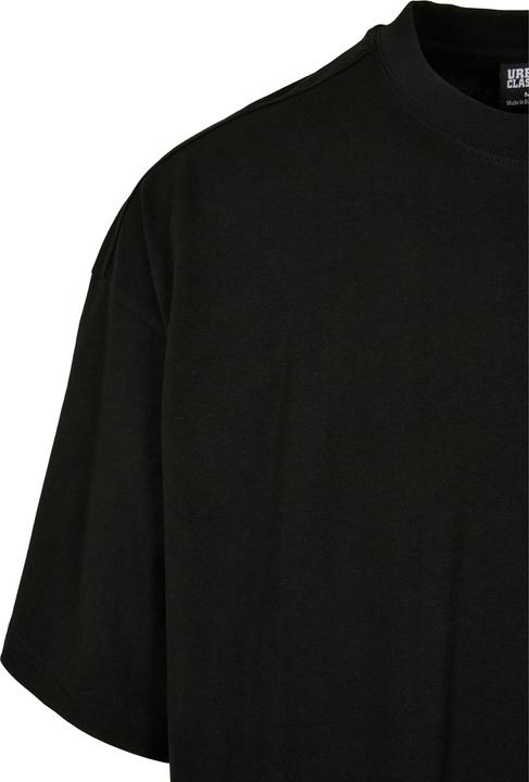 Actual product image Urban Classics Huge Tee - 16930 (3XL)